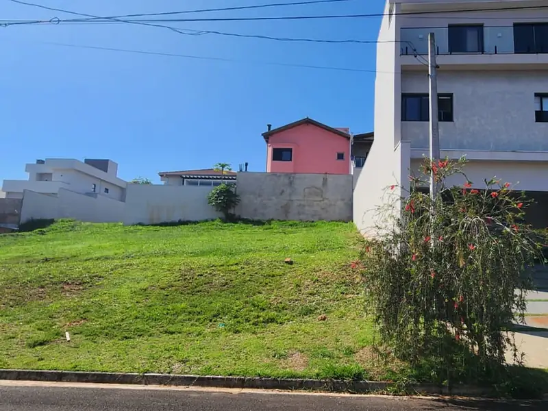 Frente do terreno à venda no Reserva Central Parque